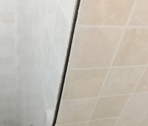 沙坪坝瓷砖空鼓维修公司分享阳台瓷砖脱落的修复过程可以分为以下几个步骤